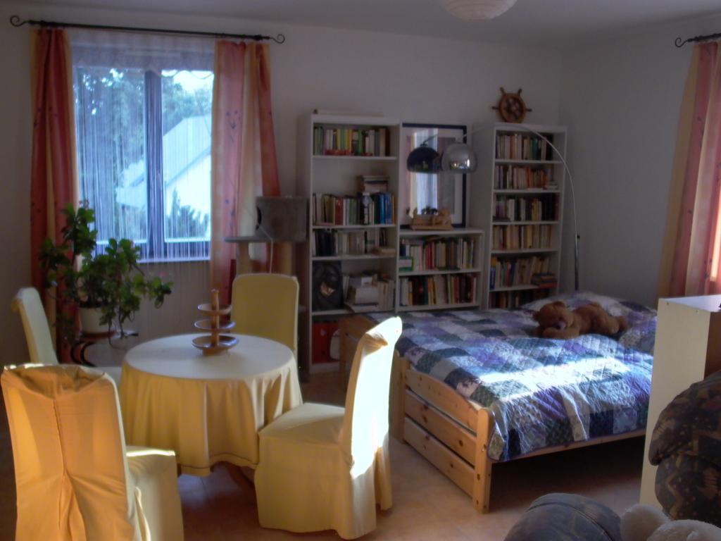 Gaestezimmer Ferienwohnung Villa Alexa, Mit Wallbox Woltersdorf  Quarto foto