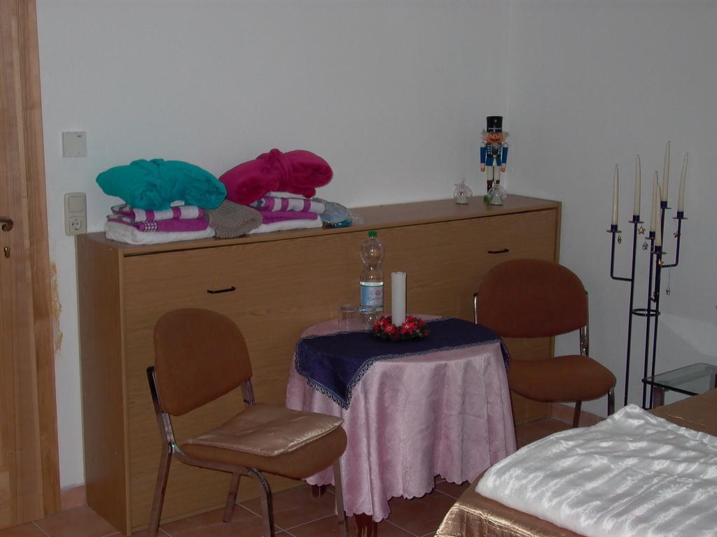 Gaestezimmer Ferienwohnung Villa Alexa, Mit Wallbox Woltersdorf  Quarto foto