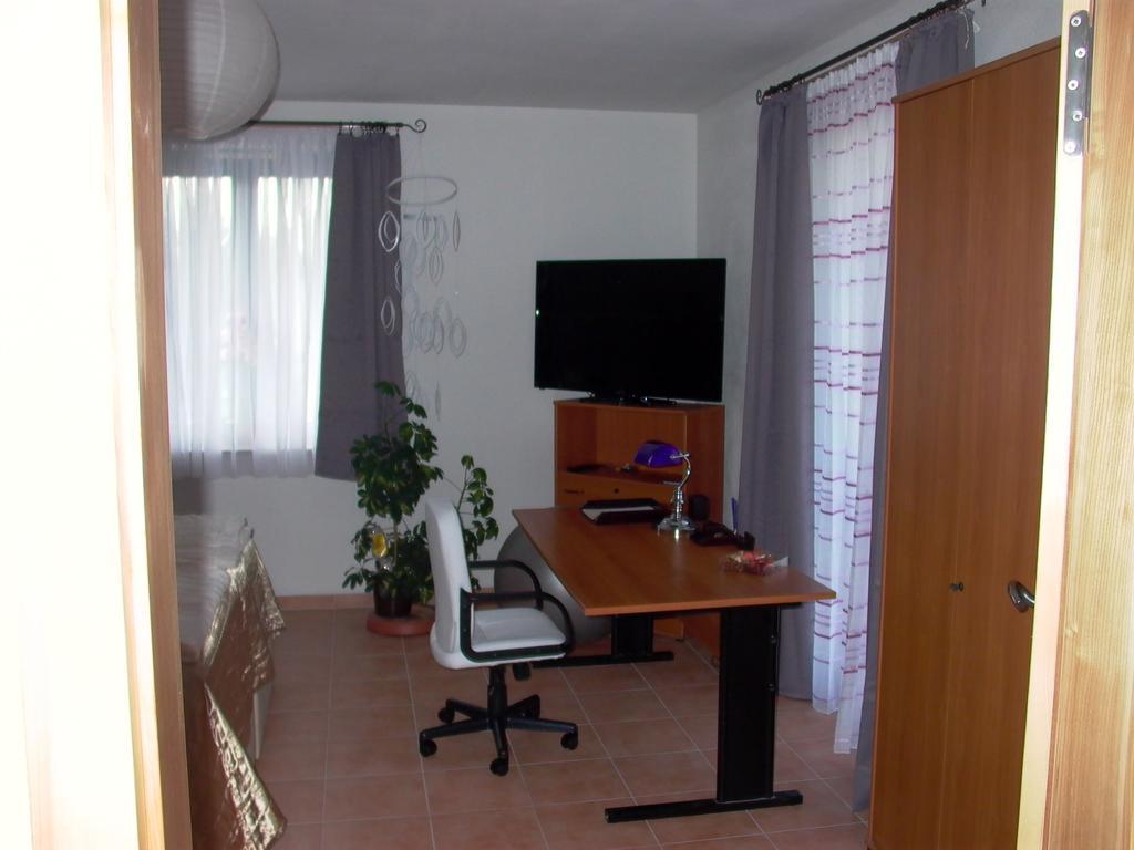 Gaestezimmer Ferienwohnung Villa Alexa, Mit Wallbox Woltersdorf  Quarto foto