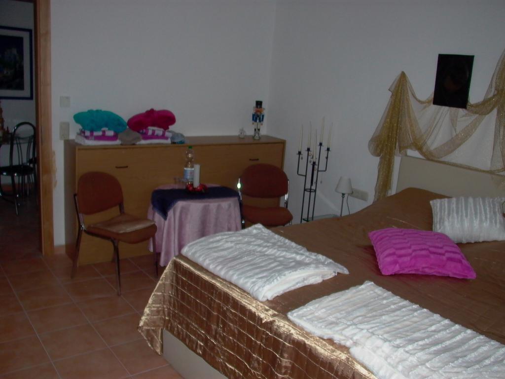 Gaestezimmer Ferienwohnung Villa Alexa, Mit Wallbox Woltersdorf  Quarto foto